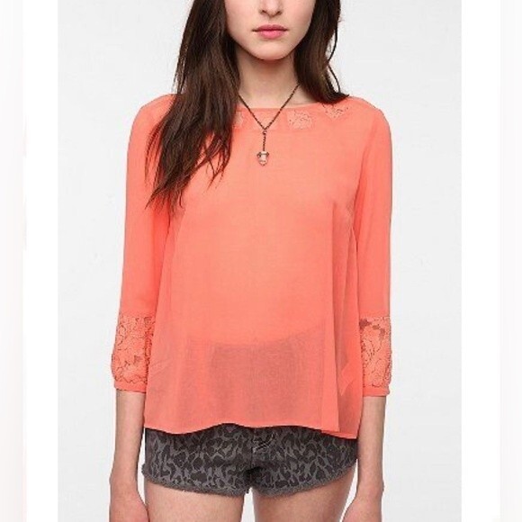 Urban Outfitters Pins and Needles coral chiffon and lace blouse top size small - Picture 1 of 8